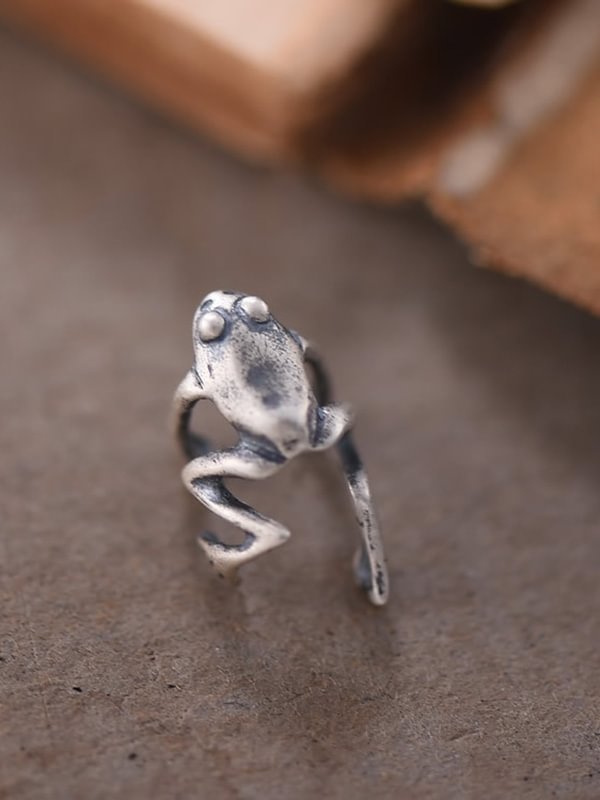 Women's Retro Dark Frog Single Ear Cuff