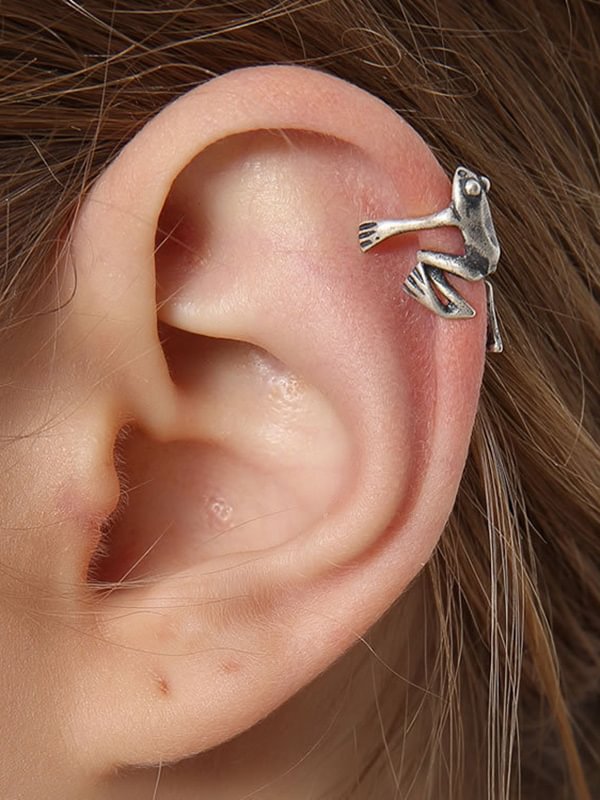 Women's Retro Dark Frog Single Ear Cuff