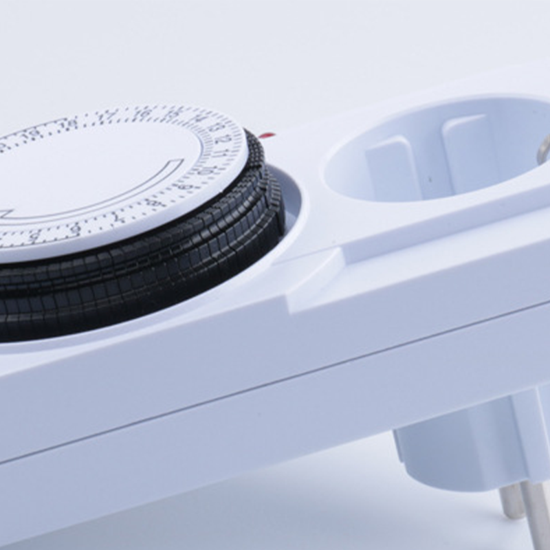 24-Hour Mechanical Plug-in Timer Socket
